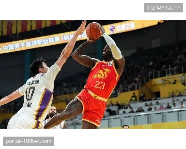 广厦对阵四川轻松取胜 塔克33分桑普森17分双外援发力